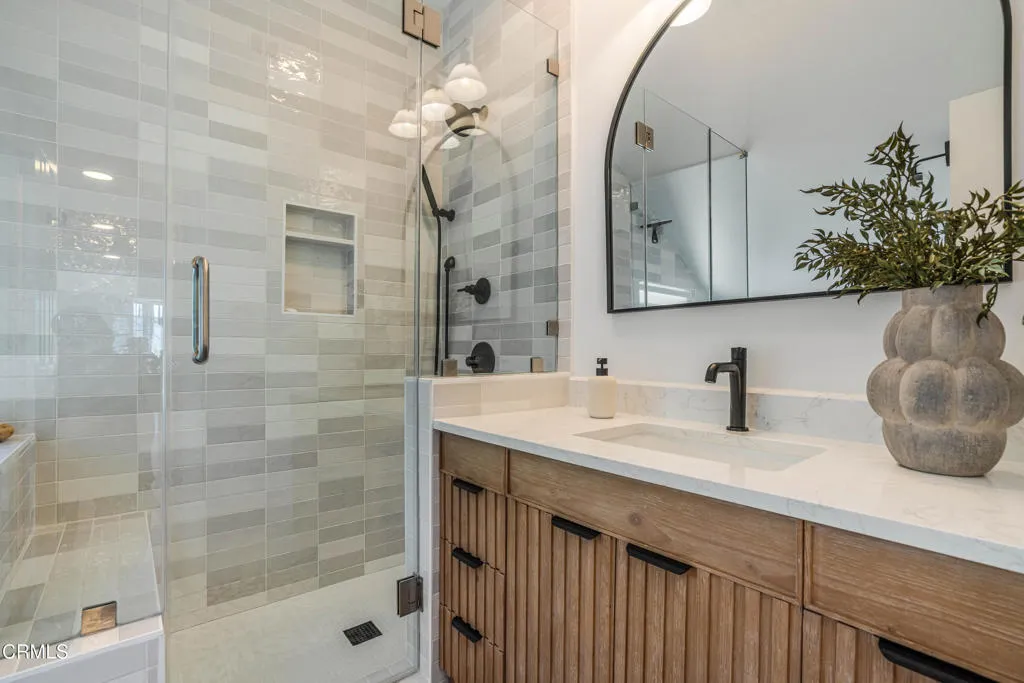 11100 Hortense Street, North Hollywood, California 91602 home-pic-40